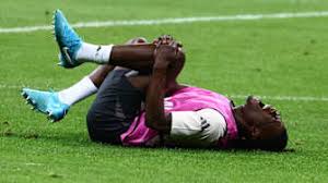 在中场展开 在中场展开